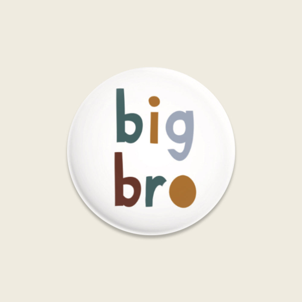 Ava & Yves - Kinder Button Big Bro