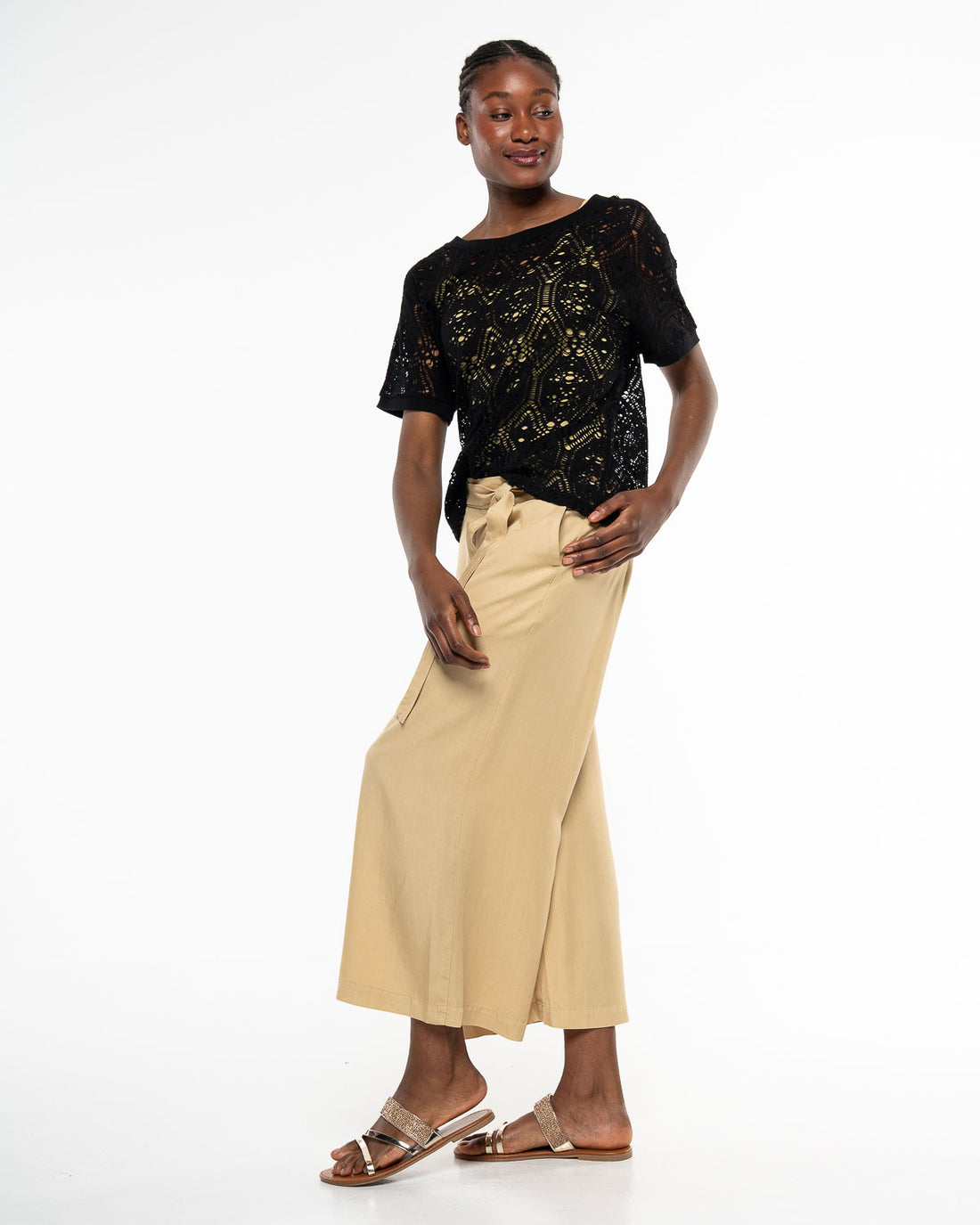 Alma & Lovis - Damen Spitzenshirt aus Bio-Baumwolle schwarz