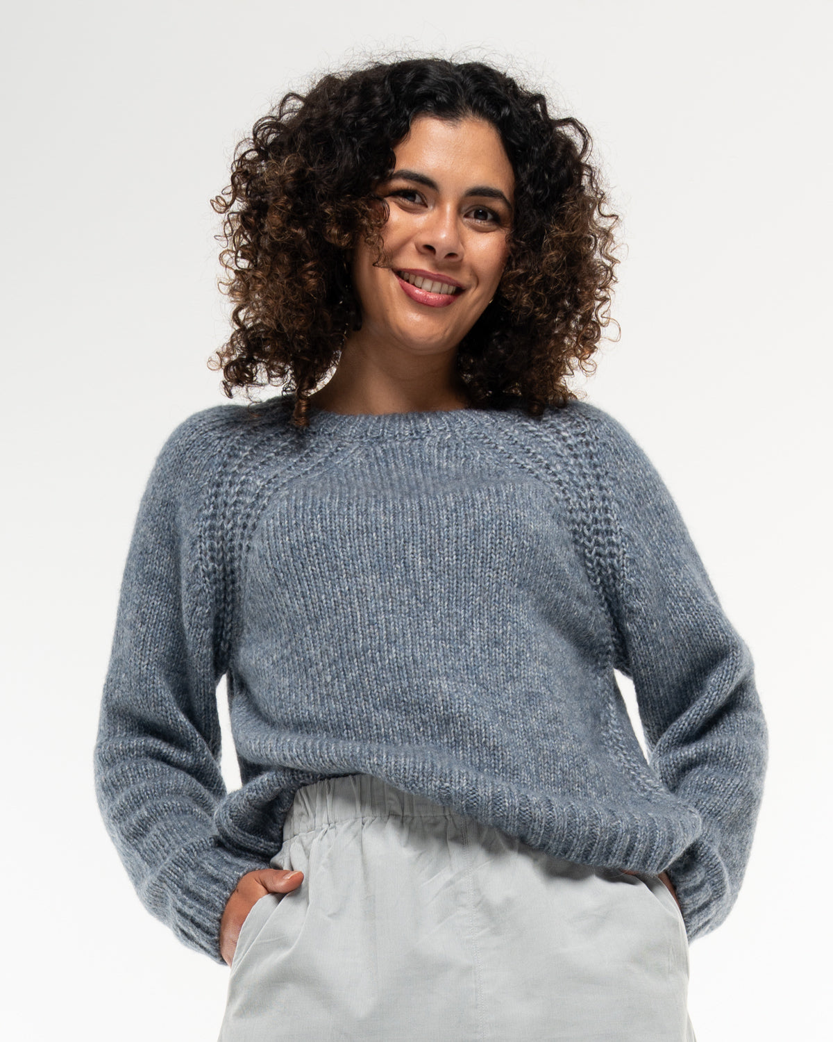 Alma & Lovis - Damen Strickpullover mit Wolle Blau