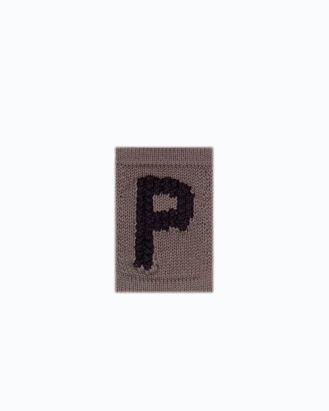 Smallstuff - gestrickte Buchstaben A-Z natur lassen sich zu einer Girlande auffädeln