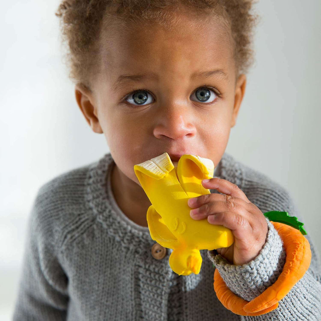 Oli & Carol - Banane Ana Greifling/ Teether