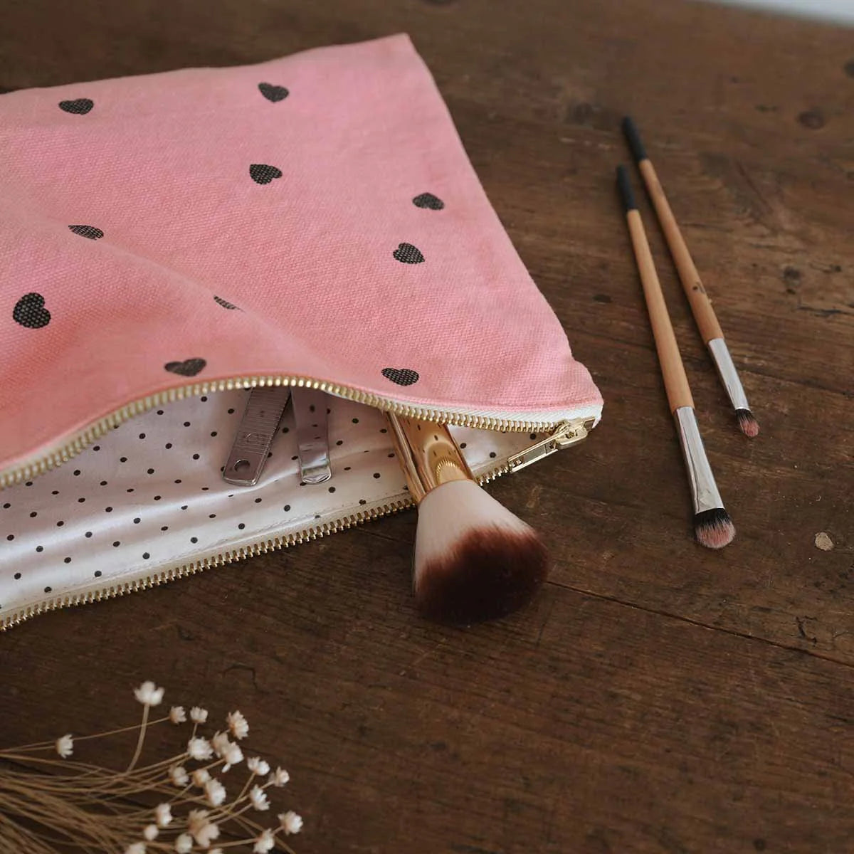 roseinapril-lili-pouch-rosaherzen
