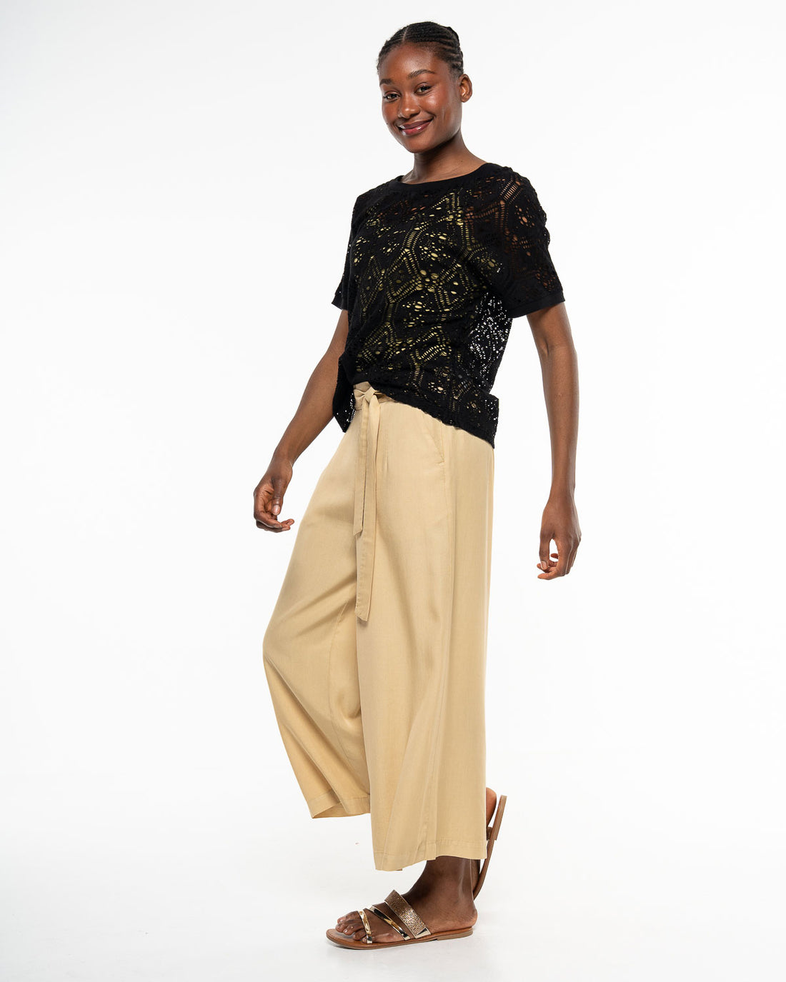 Alma & Lovis - Damen Spitzenshirt aus Bio-Baumwolle schwarz