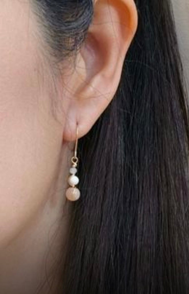 AURYN - handgemachte Perlen Ohrringe beige