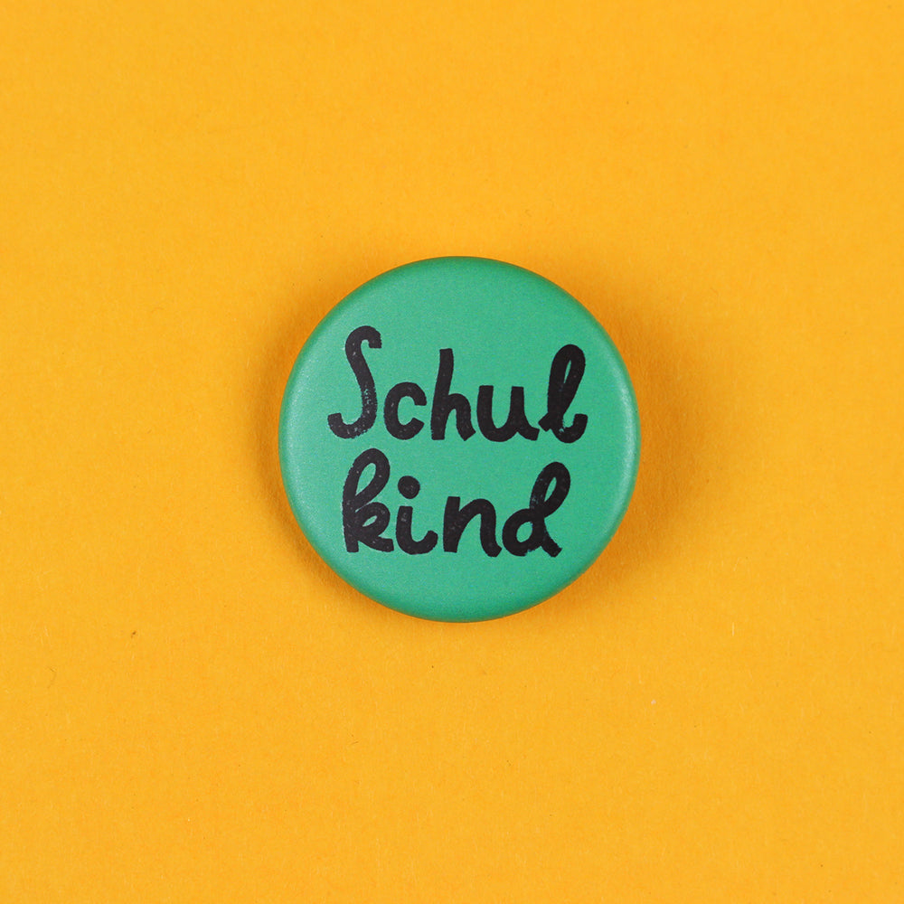 Ava &amp; Yves - Kinder Button "Schulkind", grün