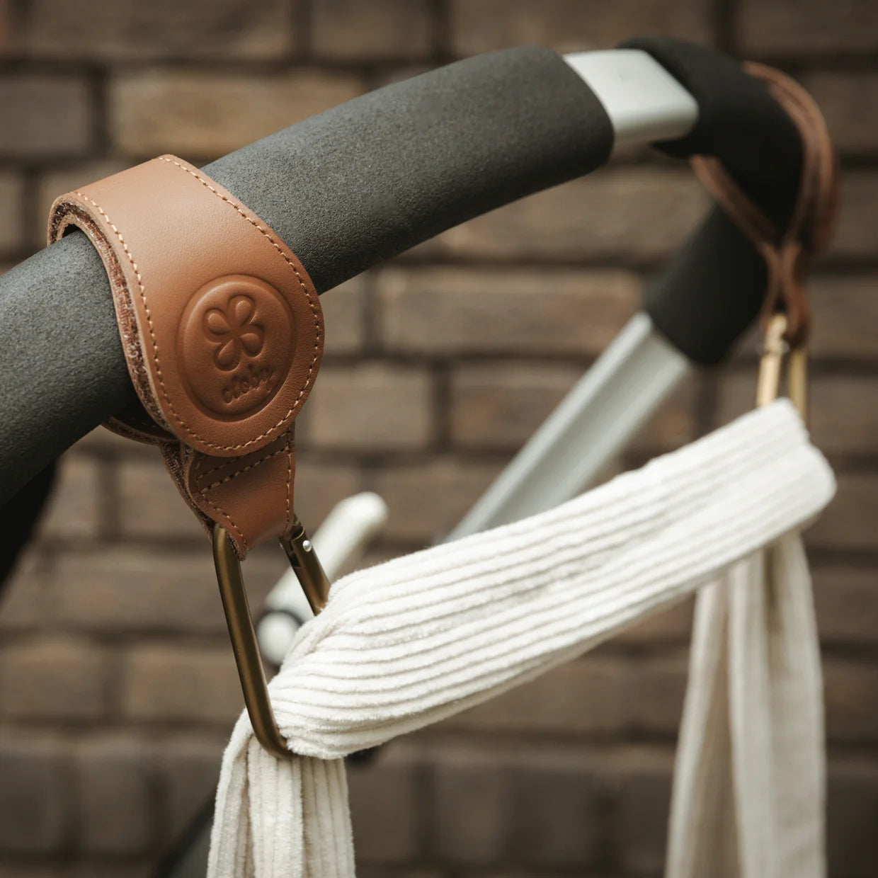 Cloby - Kinderwagenhaken braun