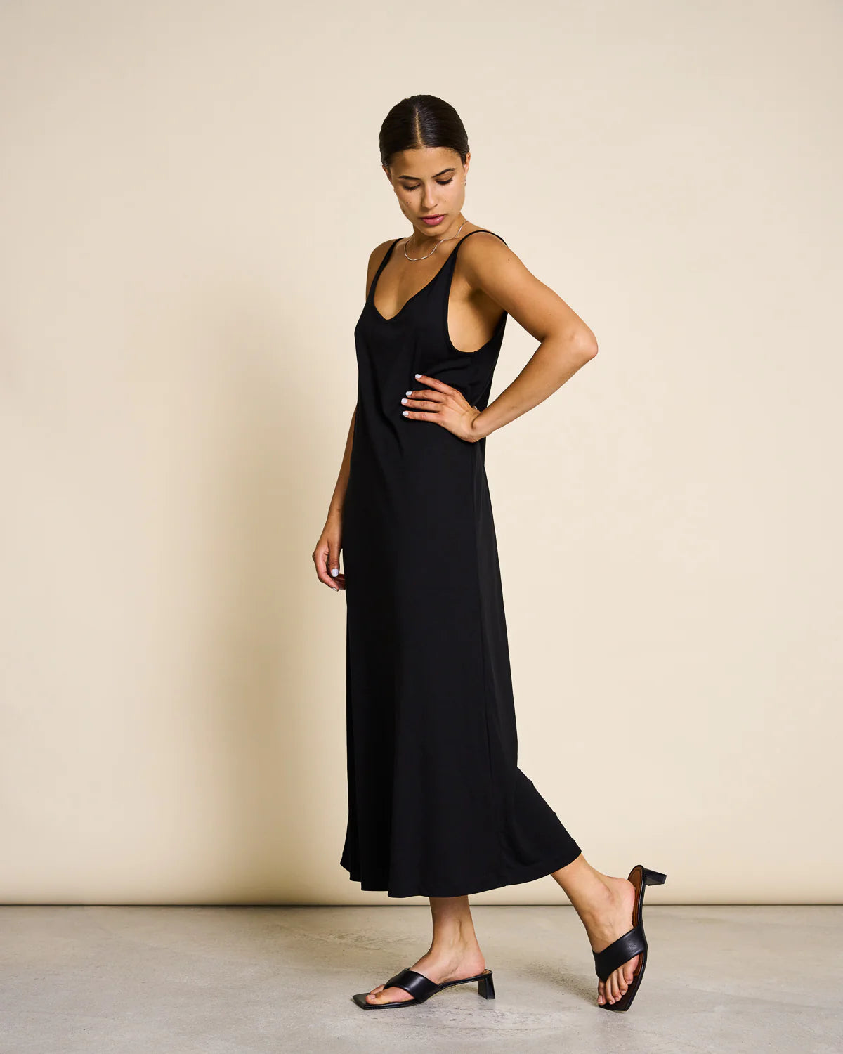 Jan ´n June - Triangle Midi Kleid schwarz