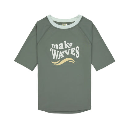 Lässig-badeshirt-grün-makewaves