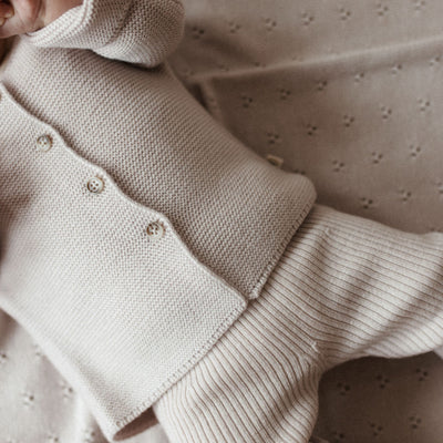 Lille Toni - Baby Strickjacke "Emil" rosa aus Merinowolle für Mädchen