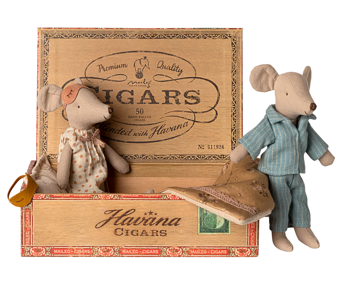 Maileg -  Mama und Papa Mäuse in Zigarrenkiste