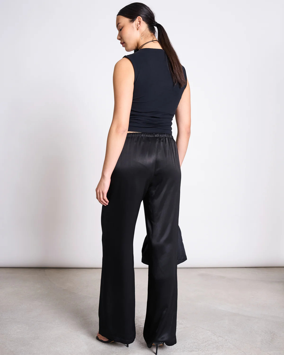 Jan ´n June - Gerafftes Top Rafo Schwarz aus Bio-Baumwolle