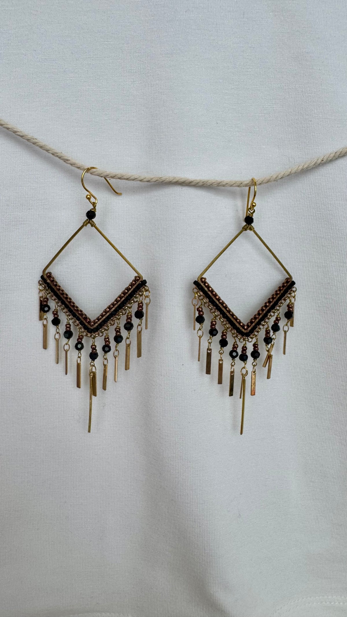 Sister Schmuck - handgefertigte Ohrringe Viereck schwarz