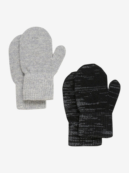 Praktische Strickhandschuhe mit Rippenbündchen am Handgelenk. Die Fingerhandschuhe sind unifarben mit eingenähtem Reflexfaden. Sie sind aus Wolle und viel Stretch gefertigt, sodass sie warm und angenehm zu tragen sind.
