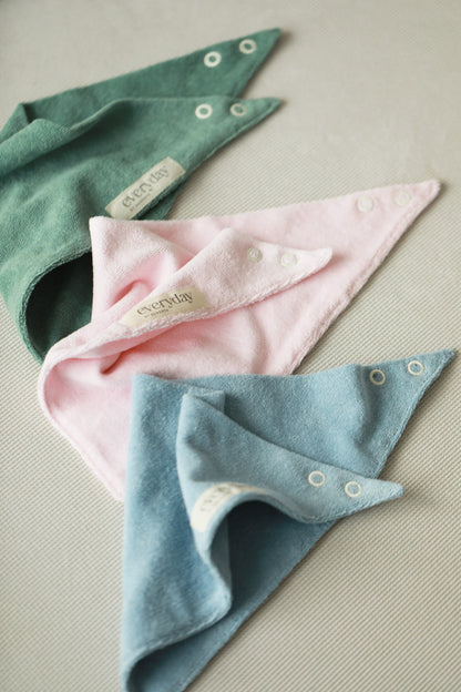 EverydaybyRoberta - Bandana Lätzchen blau / rosa / grün Baumwolle (Bio)