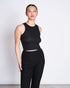 Machen Sie sich bereit, sich in unser neues Crop-Top PORTO zu verlieben!  PORTO besteht aus einem flexiblen und bequemen Tencel™-Rippengewebe, das sich perfekt an Ihre Körperform anpasst.