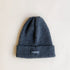 Die stylische, leichte Merino Strick-Beanie ist besonders zart zu sensibler Baby- und Kinderhaut.