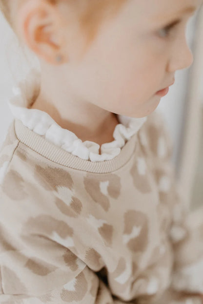 Leevje - Baby Sweatshirt Leo dunkel beige MINI &amp; ME