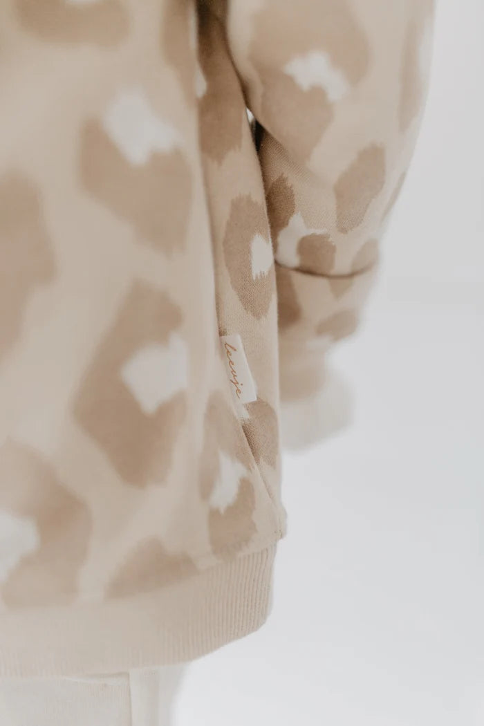 Leevje - Baby Sweatshirt Leo dunkel beige MINI &amp; ME