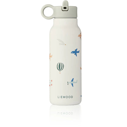 Premium-Stahl-Wasserflasche, hergestellt aus 80% recyceltem Edelstahl, ist so gestaltet, dass sie leicht von kleinen Händen gehalten werden kann. Sie ist auslaufsicher und verfügt über einen eingebauten Pop-up-Strohhalmdeckel sowie einen Schlaufenhenkel für bequemes Tragen unterwegs.