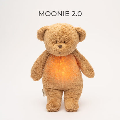 Moonie - Kuschelbär &amp; Nachtlicht &amp; Einschlafhilfe in einem beige