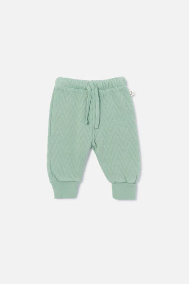 Süße Babyhose im gesteppten Zickzack-Muster aus 100% Baumwolle von My Little Cosmo. 