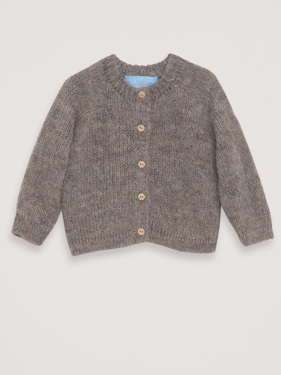 Süße Baby Strickjacke aus Alpaka Wolle in beige von Serendipity

